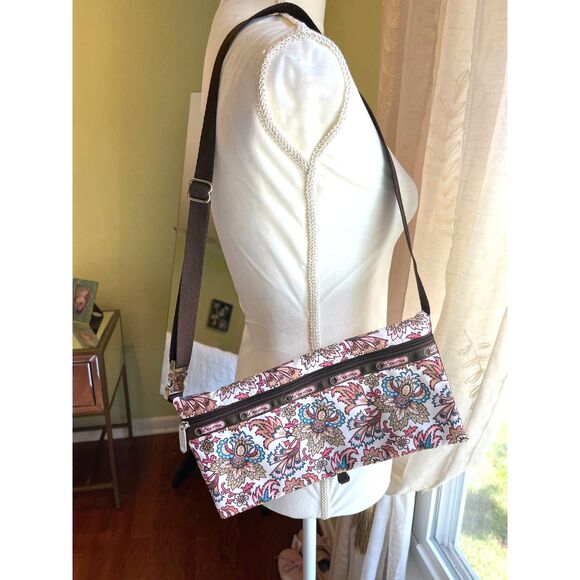 Le Sportsac Bag Mini Shoulder Bag Reversible Paisley Adj Strap BNW/Out Tags - Picture 1 of 11